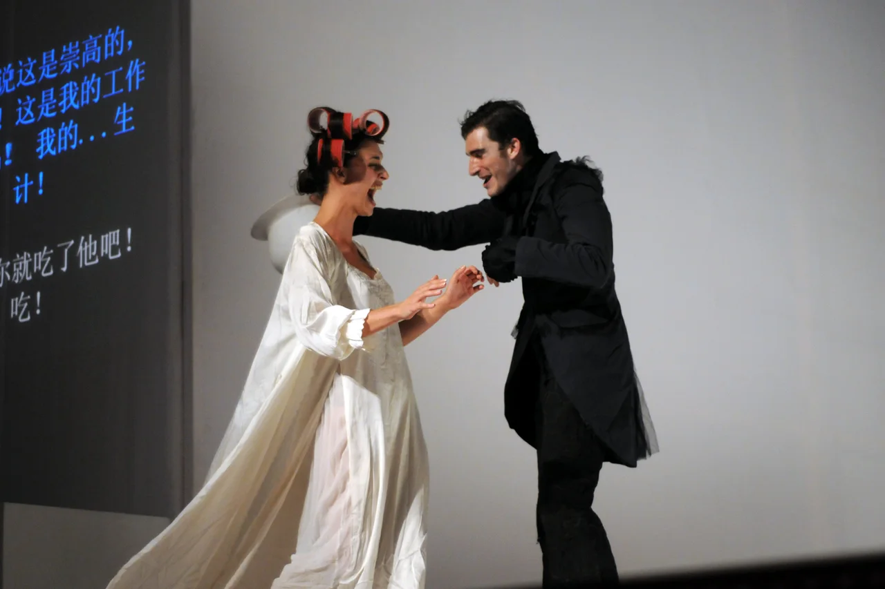 费多等等 · 舞台演出照片